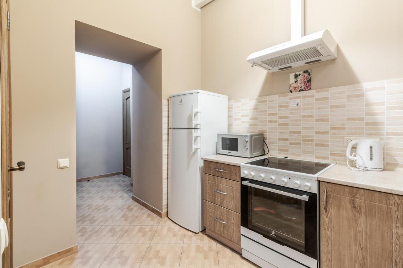 Apartment On Stavropihiiska Street 3 リヴィウ エクステリア 写真